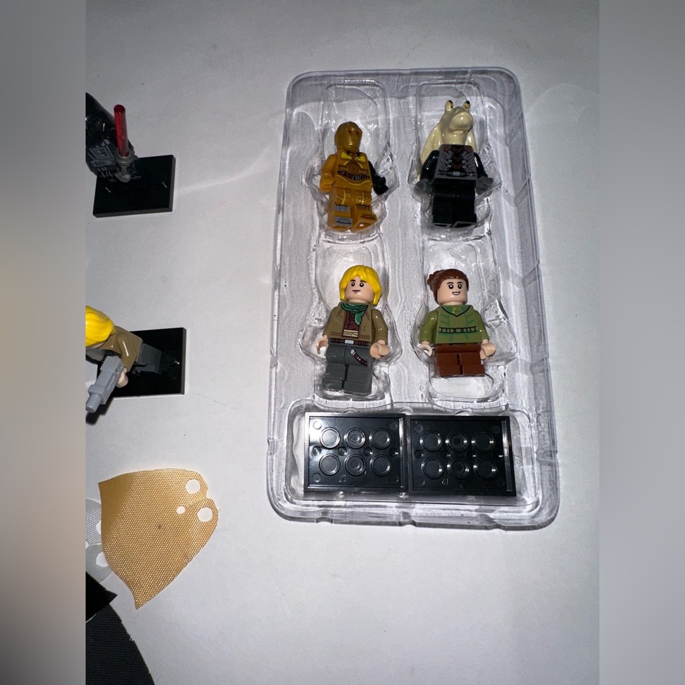 Star Wars Action Figures + Accessories Building Blocks Brick Mini Figure 24+ Pcs - Picture 11 of 11
